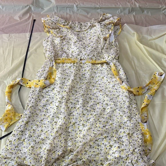 Floral Ruffle Wrap Dress size 10 - Picture 6 of 6